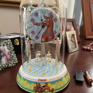 Rare Vintage Scooby-Doo Mantel Clock With Glass Dome - perfect condition!